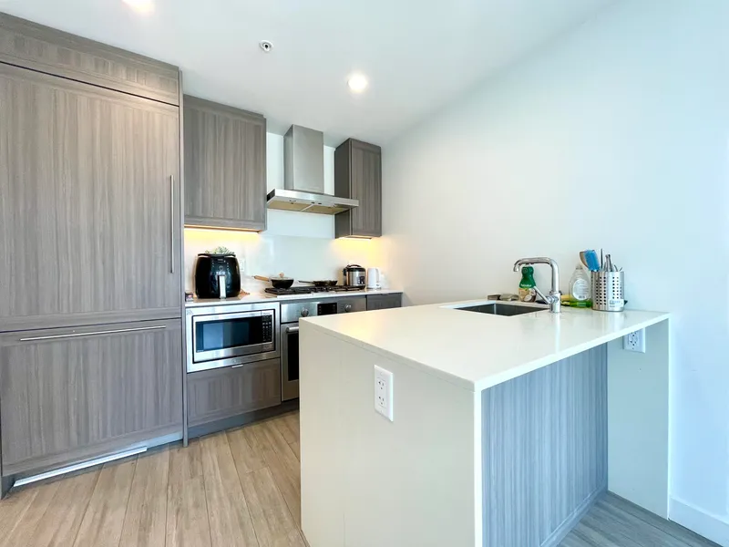 1604 2351 BETA AVENUE - photo 3 of 25