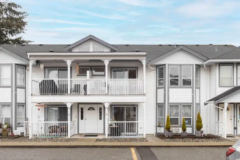26 20554 118 AVENUE - photo 1 of 32