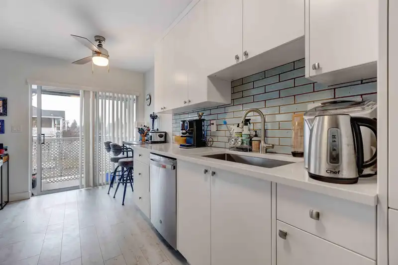 26 20554 118 AVENUE - photo 2 of 32