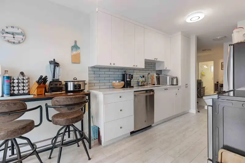 26 20554 118 AVENUE - photo 4 of 32