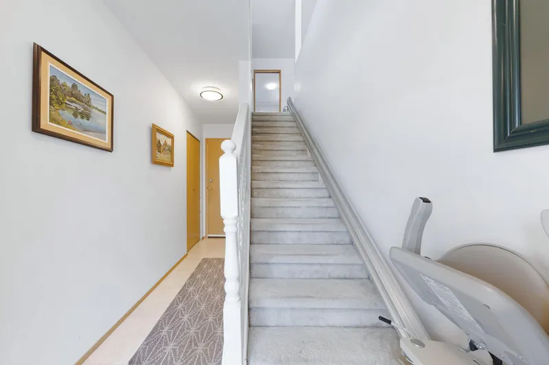 15852 100 AVENUE - photo 3 of 25