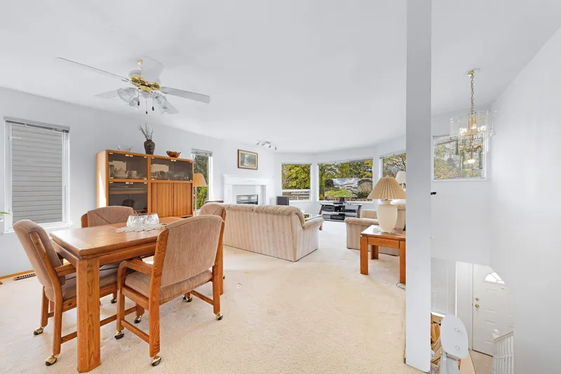 15852 100 AVENUE - photo 4 of 25