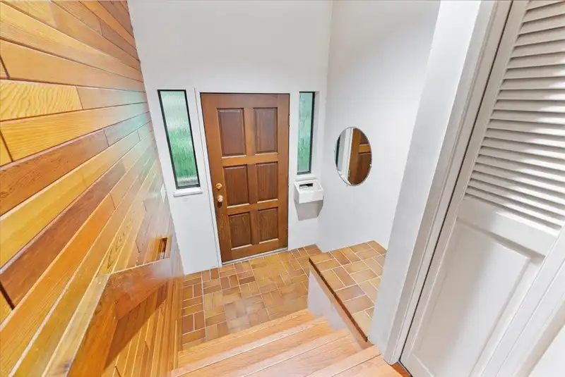 1064 RUTHINA AVENUE - photo 4 of 39