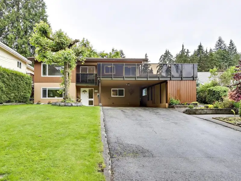 1127 CALEDONIA AVENUE - photo 1 of 36