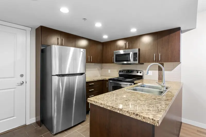 303 200 KEARY STREET - photo 4 of 25