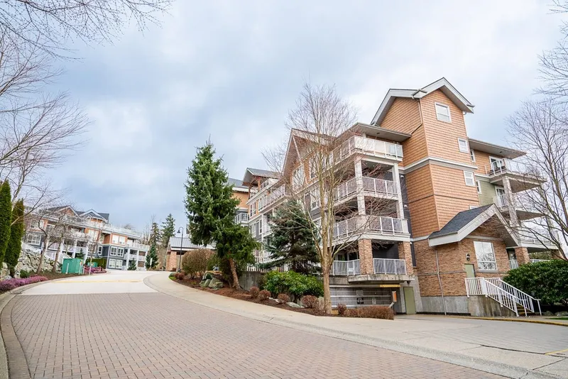 311 6460 194 STREET - photo 3 of 25