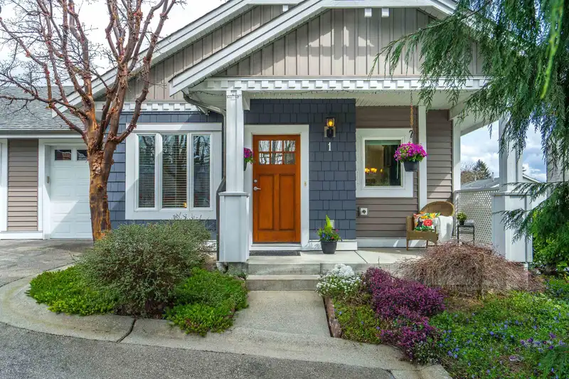 1 1640 140 STREET - photo 2 of 37