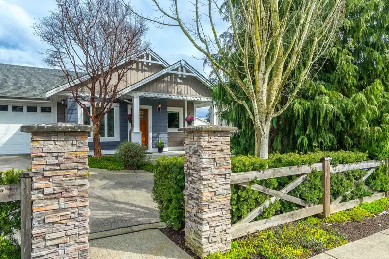 1 1640 140 STREET - photo 3 of 37