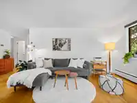 201 2330 MAPLE STREET - thumbnail 2