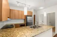 218 15322 101 AVENUE - thumbnail 3