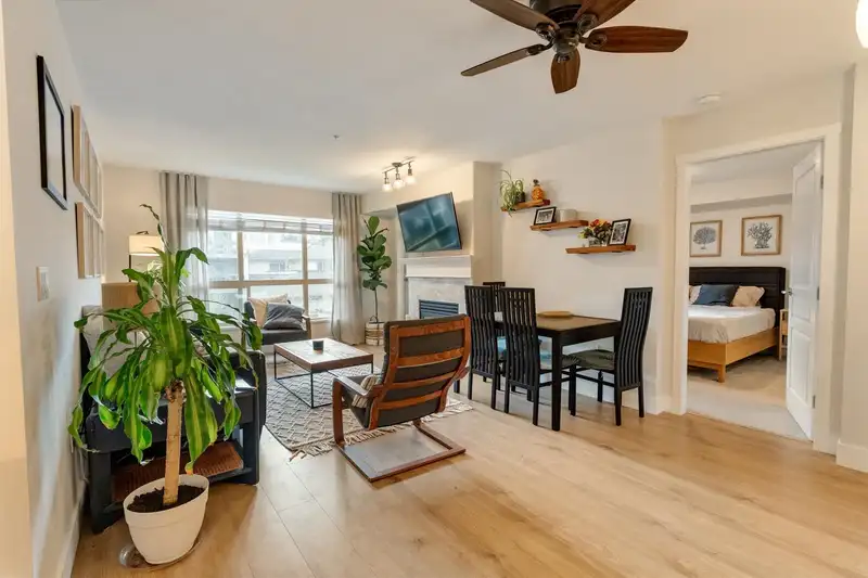 306 15188 22 AVENUE - photo 4 of 24