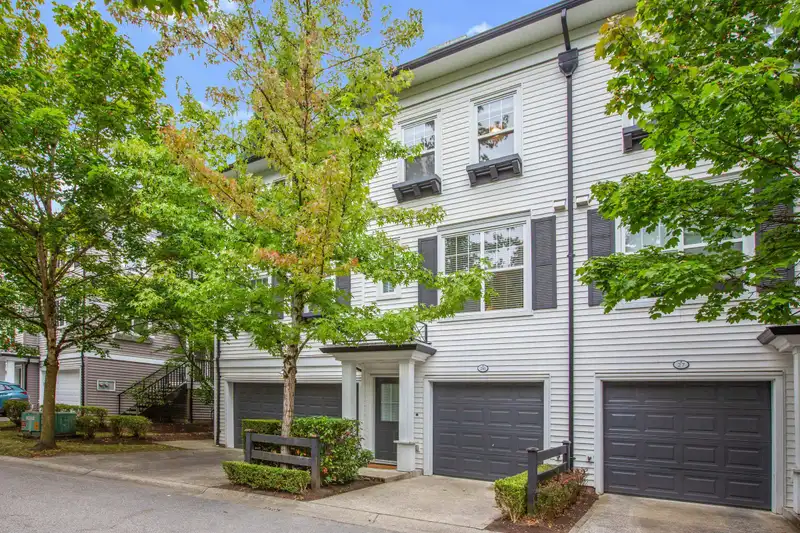26 15075 60 AVENUE - photo 1 of 30