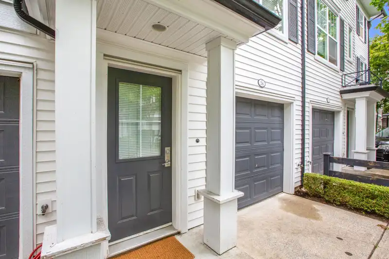26 15075 60 AVENUE - photo 2 of 30