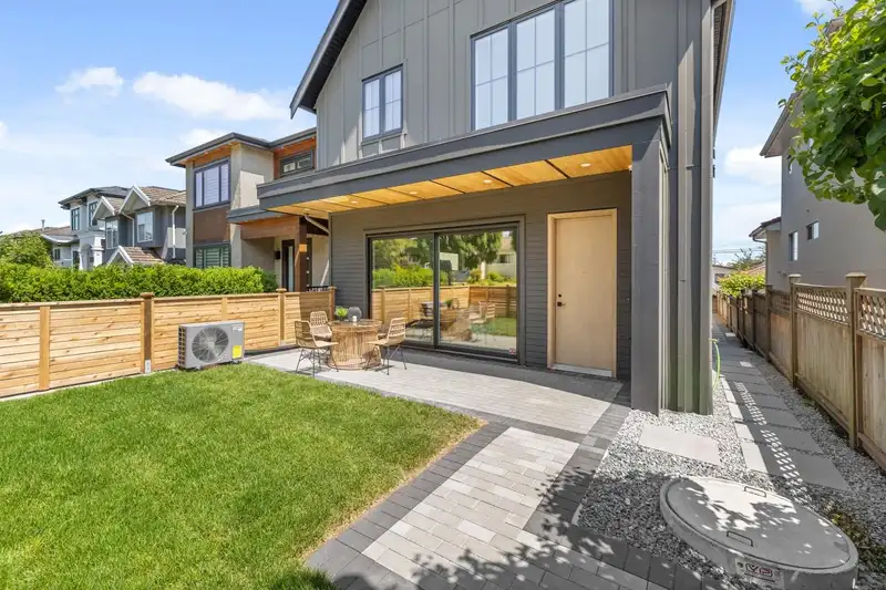 1 4648 ELGIN STREET - photo 2 of 34