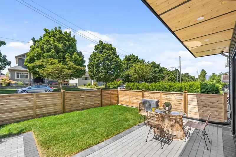 1 4648 ELGIN STREET - photo 3 of 34