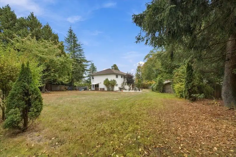 14790 55 AVENUE - photo 2 of 29
