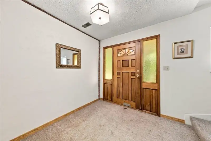 14790 55 AVENUE - photo 3 of 29