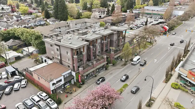 204 1273 MARINE DRIVE - photo 2 of 34