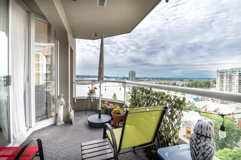 1504 1135 QUAYSIDE DRIVE - photo 1 of 33
