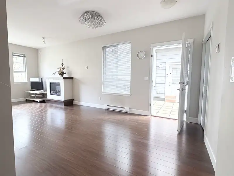 25 9551 FERNDALE ROAD - photo 4 of 25