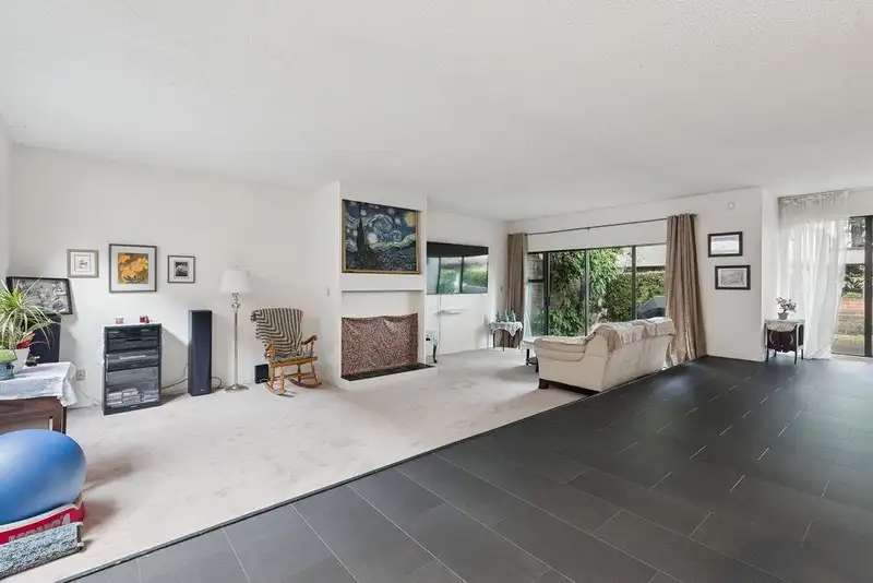 6626 TURNBERRY CRESCENT - photo 2 of 26