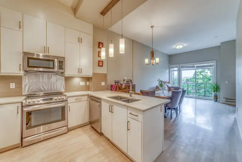 113 3525 CHANDLER STREET - photo 2 of 35