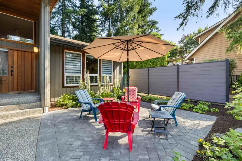 20179 37 AVENUE - photo 2 of 32