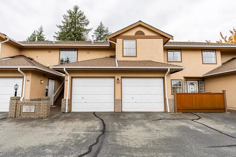 227 14861 98 AVENUE - photo 1 of 22