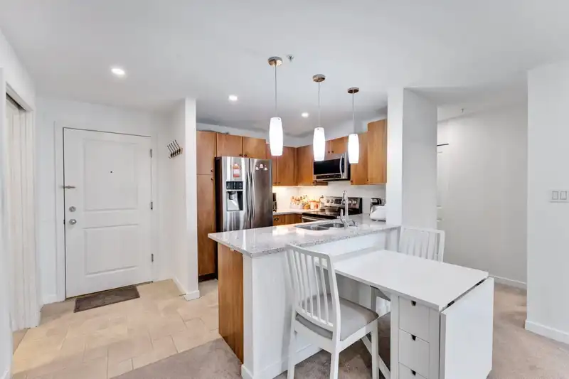 320 6508 DENBIGH AVENUE - photo 3 of 24