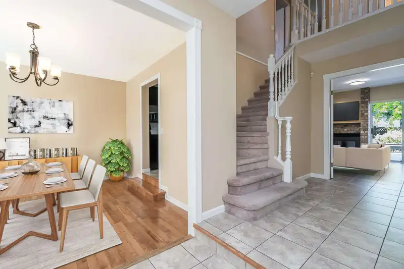915 CITADEL DRIVE - photo 3 of 40