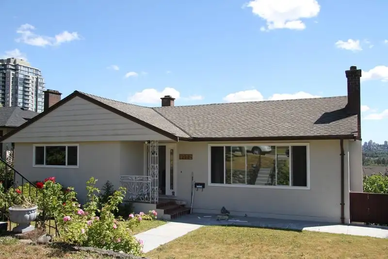 4772 RIDGELAWN DRIVE - photo 1 of 21