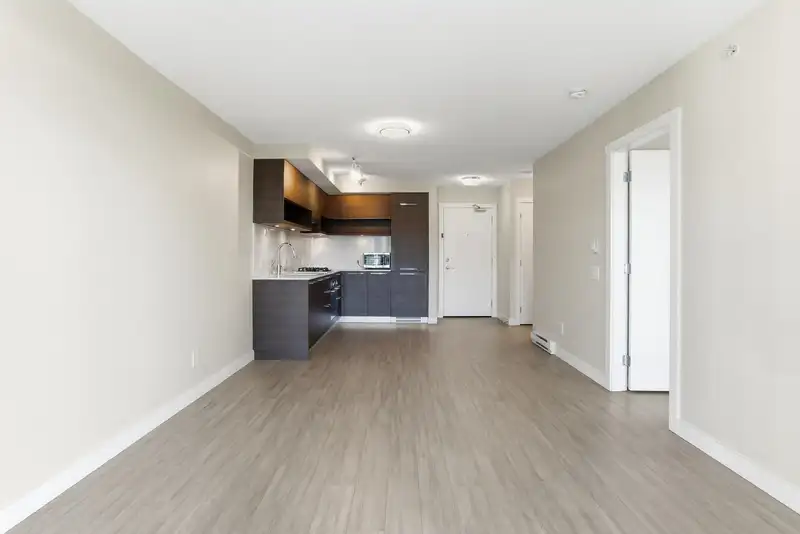 2103 570 EMERSON STREET - photo 3 of 21