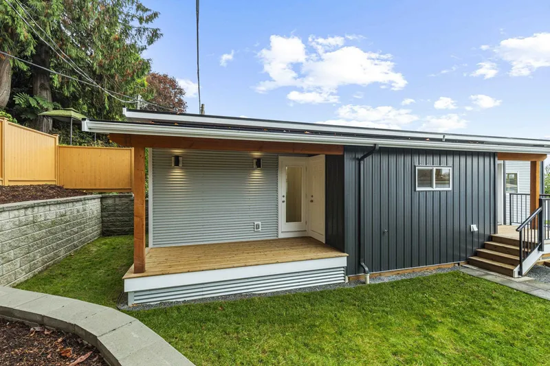 10 34519 LOUGHEED HIGHWAY - photo 3 of 25