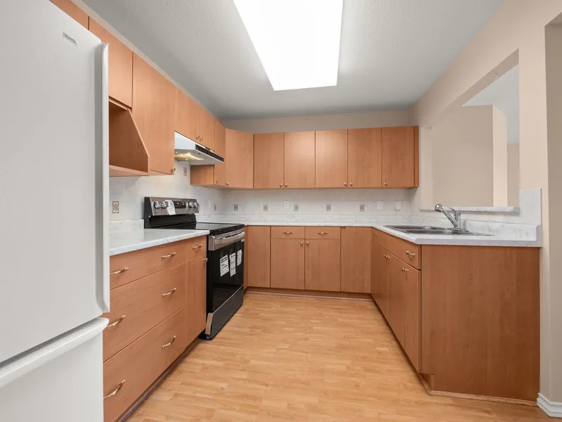 204 1140 55 STREET - photo 4 of 25