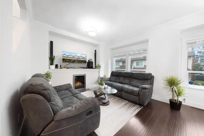 36 8358 121A STREET - photo 3 of 33
