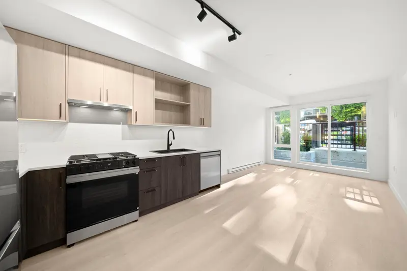 103 2002 ST. GEORGE STREET - photo 3 of 25