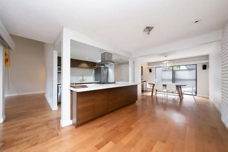 2889 CAPILANO ROAD - photo 2 of 23
