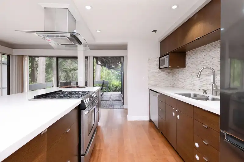 2889 CAPILANO ROAD - photo 3 of 23
