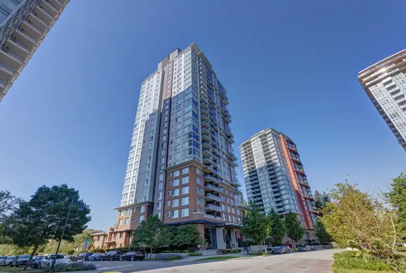 2302 3100 WINDSOR GATE - photo 1 of 40