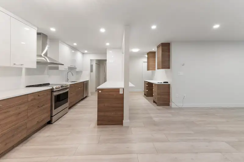 212 2381 BURY AVENUE - photo 2 of 27