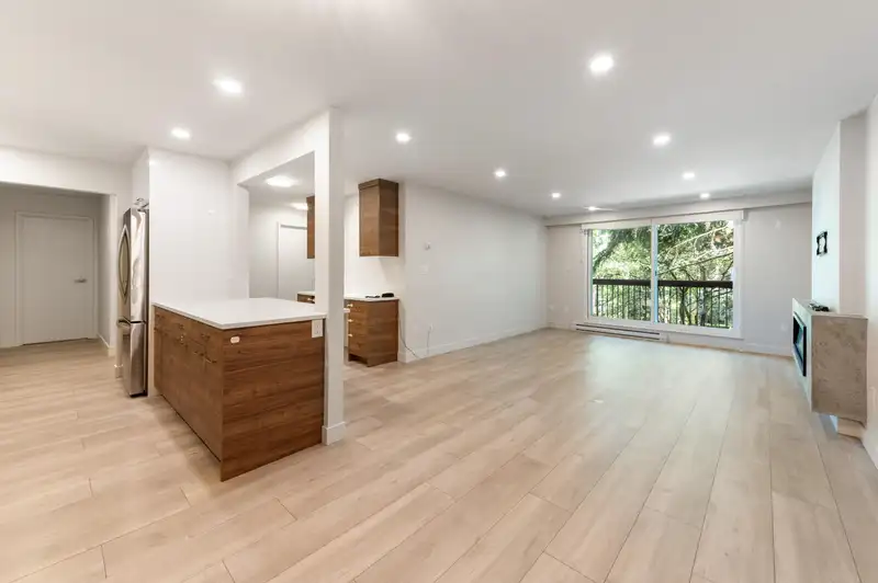 212 2381 BURY AVENUE - photo 3 of 27
