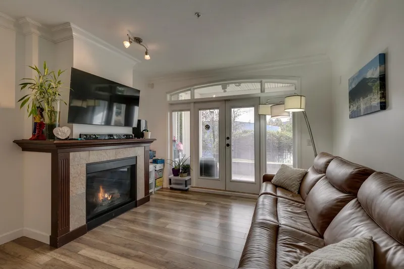 107 976 ADAIR AVENUE - photo 4 of 25