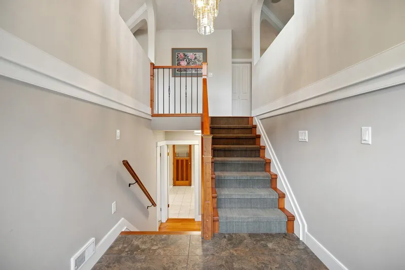 5508 CEDARDALE COURT - photo 3 of 25