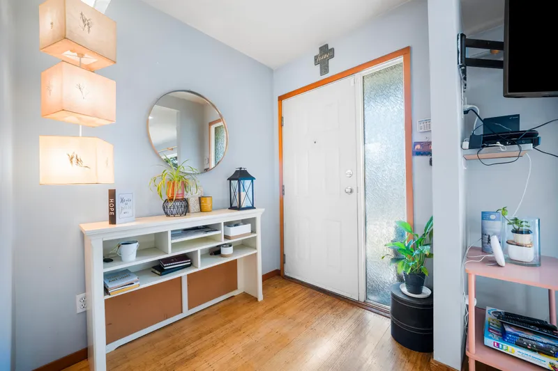 521 BROOKMERE AVENUE - photo 3 of 25