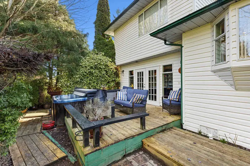 13385 60 AVENUE - photo 4 of 25