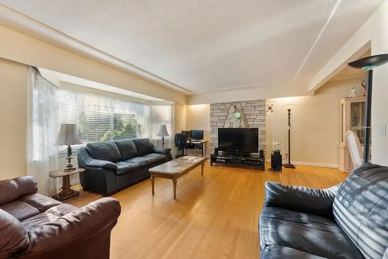 927 CANYON COURT - photo 2 of 28