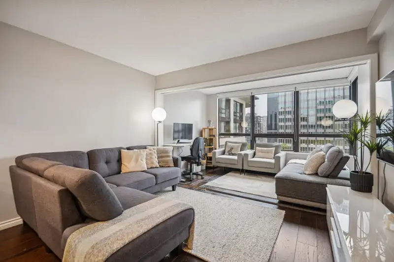 2205 938 SMITHE STREET - photo 2 of 36