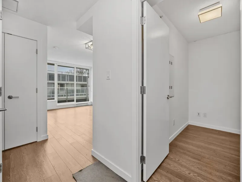 622 5665 BOUNDARY ROAD - photo 3 of 22