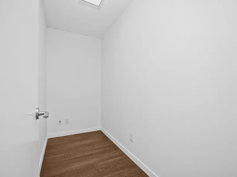 622 5665 BOUNDARY ROAD - photo 4 of 22