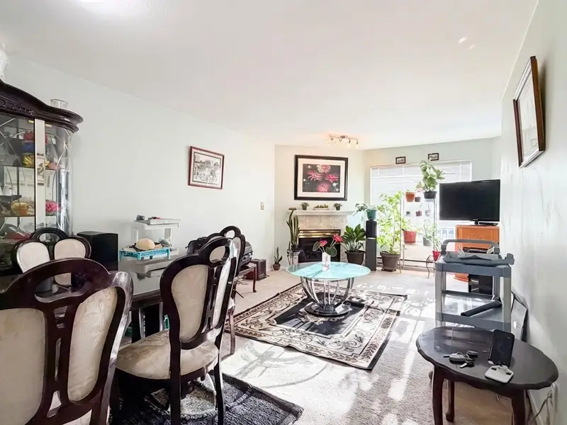 307 9942 151 STREET - photo 3 of 11